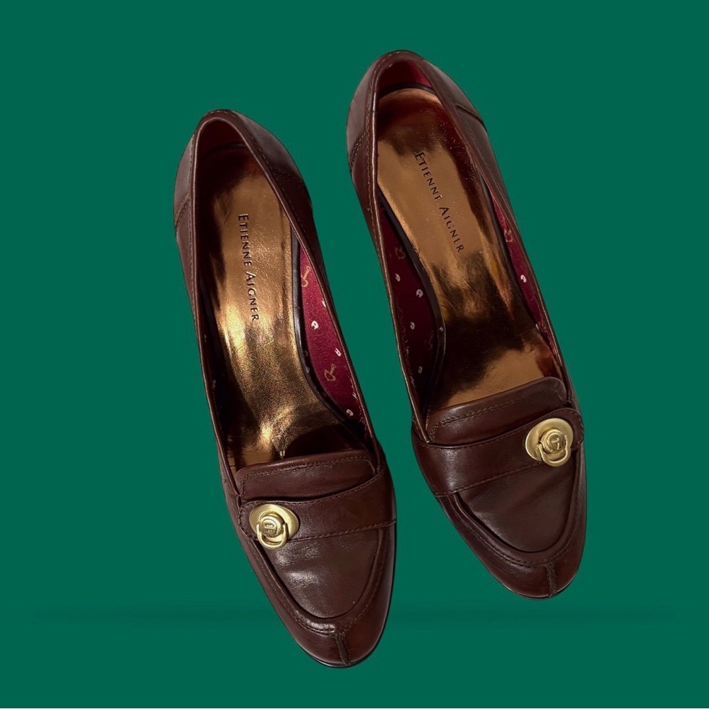 Etienne Aigner Y2K Vintage Brown Leather Loafers with Gold Accent